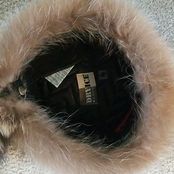 Crown Cap Racoon Fur Hat - Picture 8 of 14